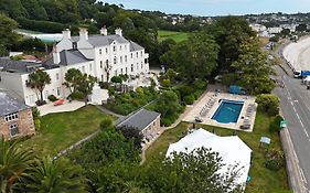 La Haule Manor